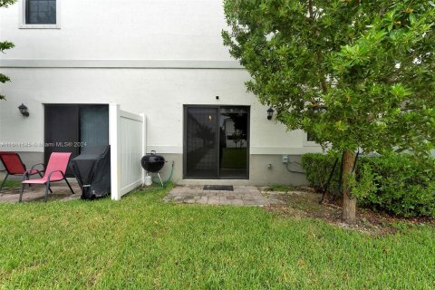 Townhouse in Florida City, Florida 3 bedrooms, 131.74 sq.m. № 1242427 - photo 28