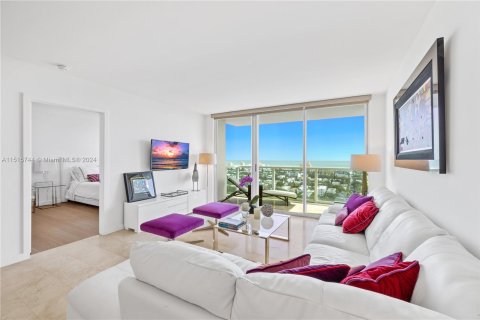 Condo in Miami Beach, Florida, 2 bedrooms  № 954042 - photo 1