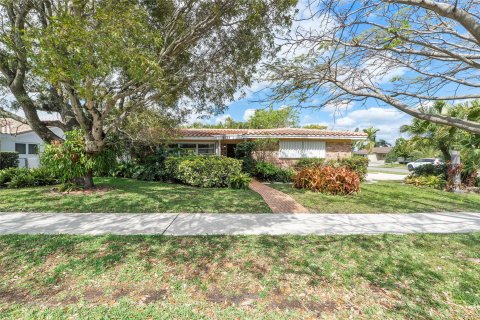 Villa ou maison à vendre à Fort Lauderdale, Floride: 4 chambres, 215.53 m2 № 1116969 - photo 1