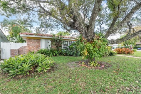 House in Fort Lauderdale, Florida 4 bedrooms, 215.53 sq.m. № 1116969 - photo 2