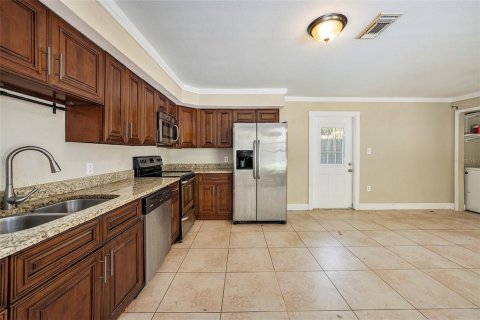 Villa ou maison à vendre à Odessa, Floride: 5 chambres, 219.44 m2 № 1312542 - photo 13