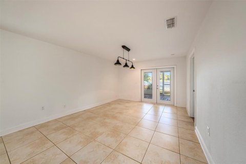 Villa ou maison à vendre à Odessa, Floride: 5 chambres, 219.44 m2 № 1312542 - photo 21