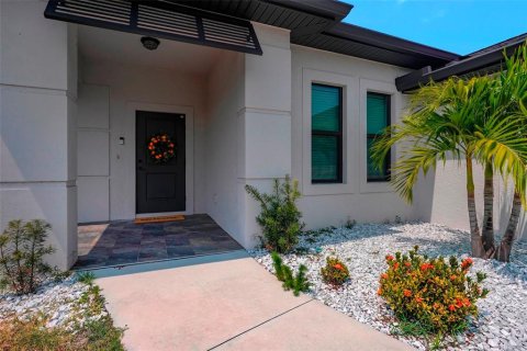 Villa ou maison à louer à Port Charlotte, Floride: 3 chambres, 146.23 m2 № 1365046 - photo 3