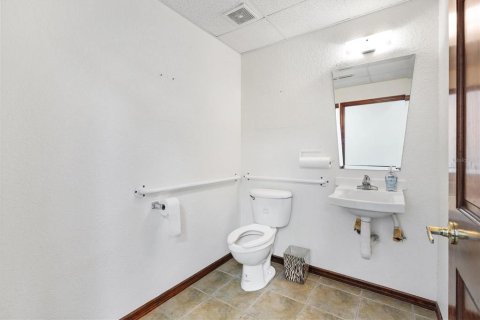 Immobilier commercial à louer à Bushnell, Floride: 580.64 m2 № 1364624 - photo 16