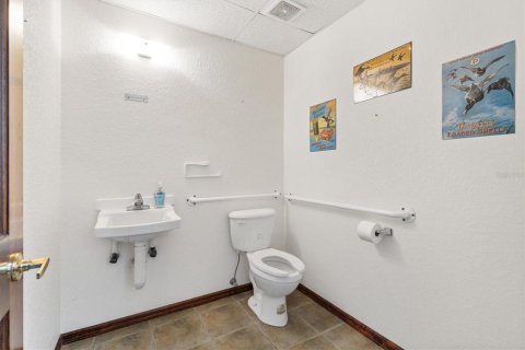 Immobilier commercial à louer à Bushnell, Floride: 580.64 m2 № 1364624 - photo 17