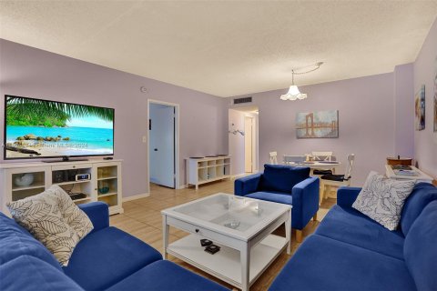 Copropriété à louer à Hollywood, Floride: 1 chambre, 83.8 m2 № 949659 - photo 26