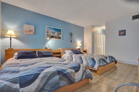 Copropriété à louer à Hollywood, Floride: 1 chambre, 83.8 m2 № 949659 - photo 11