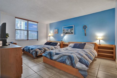 Copropriété à louer à Hollywood, Floride: 1 chambre, 83.8 m2 № 949659 - photo 1