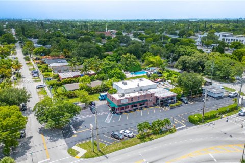 Propiedad comercial en venta en Miami, Florida № 1316415 - foto 2