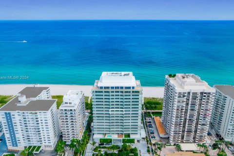 Condo in Miami Beach, Florida, 2 bedrooms  № 1316468 - photo 25