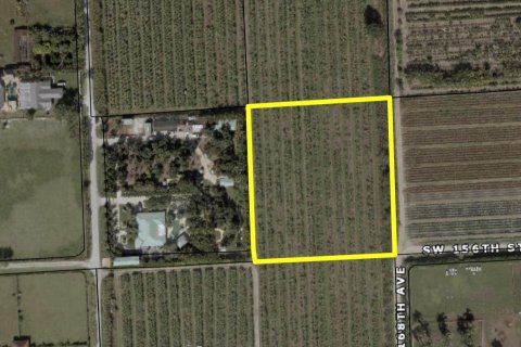 Купить земельный участок в Майами, Флорида № 733000 - фото 1