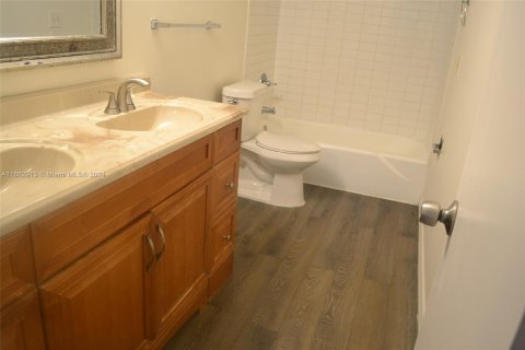 Condo in Lauderhill, Florida, 2 bedrooms  № 1374228 - photo 11