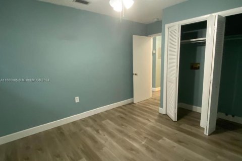 Condo in Hialeah, Florida, 2 bedrooms  № 1367213 - photo 1