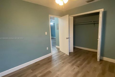 Copropriété à louer à Hialeah, Floride: 2 chambres, 68 m2 № 1367213 - photo 2