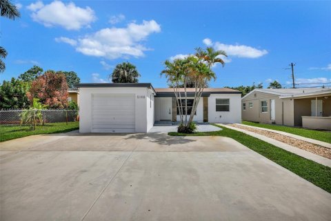 Villa ou maison à louer à Oakland Park, Floride: 4 chambres, 135.08 m2 № 1367216 - photo 1