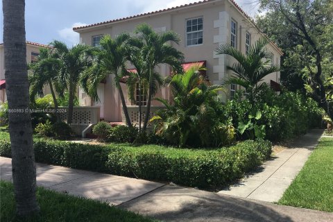 Apartamento en alquiler en Coral Gables, Florida, 23.23 m2 № 1367215 - foto 1