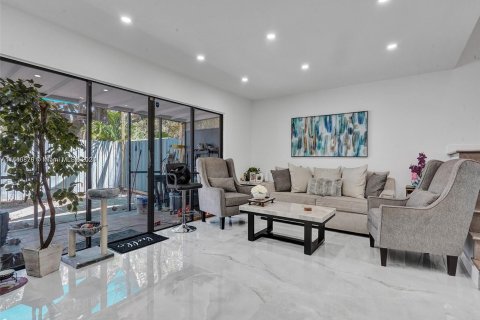 Adosado en venta en Hollywood, Florida, 3 dormitorios, 157.93 m2 № 1367212 - foto 5