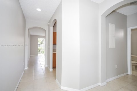 House in Homestead, Florida 4 bedrooms, 143.44 sq.m. № 1367214 - photo 3