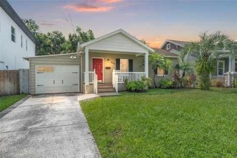 House in Tampa, Florida 3 bedrooms, 101.82 sq.m. № 1406414 - photo 1