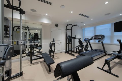 Condominio en venta en Miami Beach, Florida, 7 dormitorios, 678.19 m2 № 1240185 - foto 10