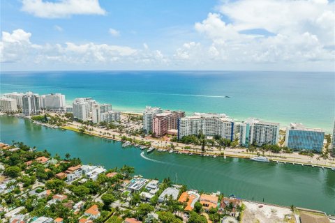 Condominio en venta en Miami Beach, Florida, 7 dormitorios, 678.19 m2 № 1240185 - foto 15