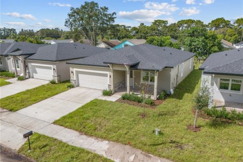 House in Orlando, Florida 4 bedrooms, 161.19 sq.m. № 1385309 - photo 5