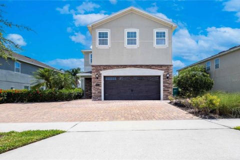 House in Kissimmee, Florida 6 bedrooms, 287.9 sq.m. № 1301296 - photo 5