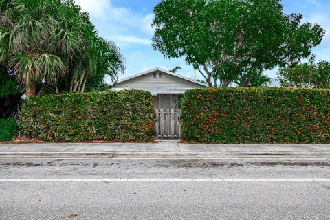 House in Lake Worth, Florida 2 bedrooms, 96.25 sq.m. № 1116957 - photo 2