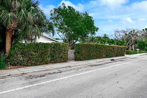 Villa ou maison à vendre à Lake Worth, Floride: 2 chambres, 96.25 m2 № 1116957 - photo 1