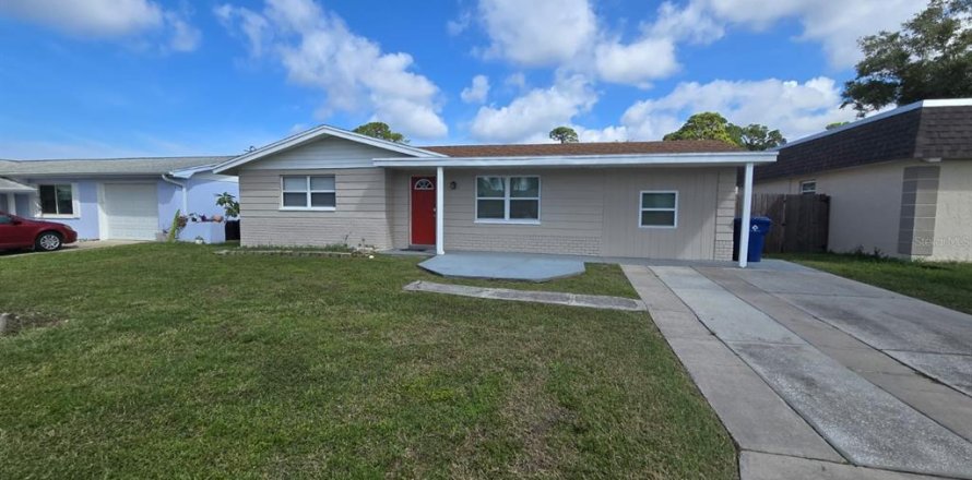 House in New Port Richey, Florida 3 bedrooms, 93.65 sq.m. № 1378001