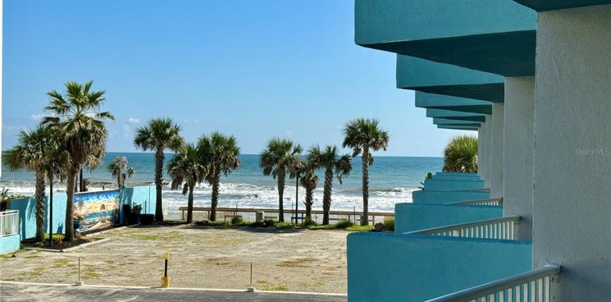 Condo in Daytona Beach, Florida, 1 bedroom  № 1378000