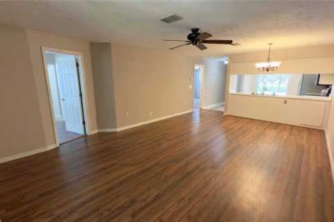 Casa en venta en New Port Richey, Florida, 2 dormitorios, 93.09 m2 № 1377957 - foto 16