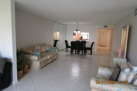 Copropriété à vendre à Sunrise, Floride: 2 chambres, 127.28 m2 № 750609 - photo 18
