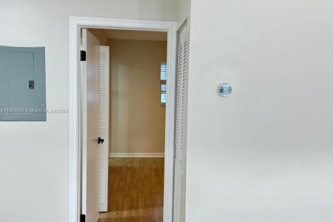 Appartement à louer à Hollywood, Floride: 1 chambre, 58.06 m2 № 1367402 - photo 17