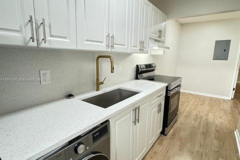 Apartamento en alquiler en Hollywood, Florida, 1 dormitorio, 58.06 m2 № 1367402 - foto 7