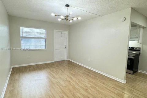 Appartement à louer à Hollywood, Floride: 1 chambre, 58.06 m2 № 1367402 - photo 2