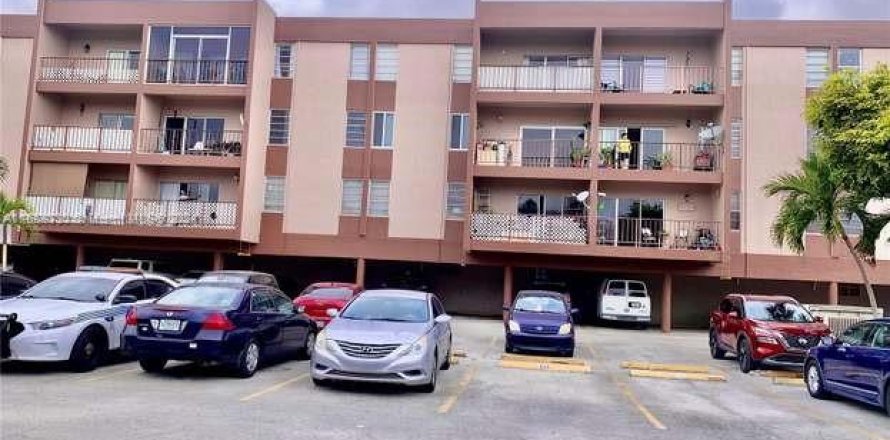 Condo à Hialeah, Floride, 3 chambres  № 1365708