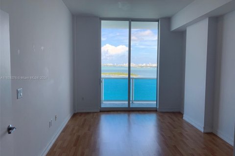 Condominio en venta en Miami, Florida, 1 dormitorio, 88.26 m2 № 1365707 - foto 16