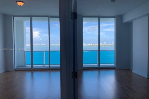 Condo in Miami, Florida, 1 bedroom  № 1365707 - photo 14