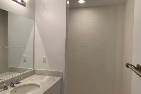 Condominio en venta en Miami, Florida, 1 dormitorio, 88.26 m2 № 1365707 - foto 10