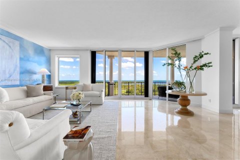 Condo in Coral Gables, Florida, 4 bedrooms  № 1365706 - photo 1