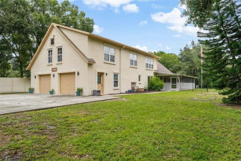 House in Lutz, Florida 4 bedrooms, 248.61 sq.m. № 1366170 - photo 1