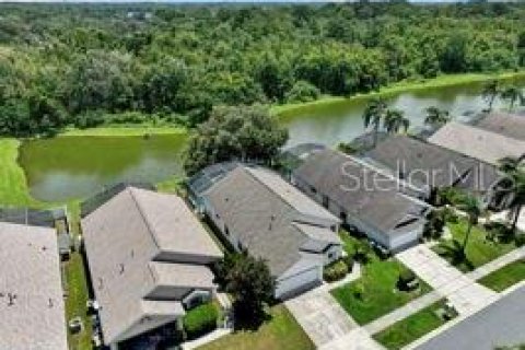 Villa ou maison à vendre à Kissimmee, Floride: 4 chambres, 161.65 m2 № 1314910 - photo 4