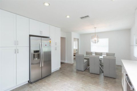 Casa en venta en Tampa, Florida, 3 dormitorios, 171.31 m2 № 1247473 - foto 13