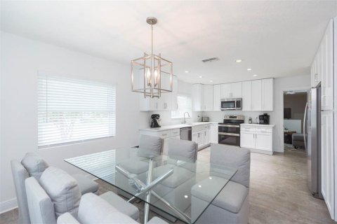 Casa en venta en Tampa, Florida, 3 dormitorios, 171.31 m2 № 1247473 - foto 20