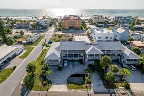 Touwnhouse à vendre à Indian Rocks Beach, Floride: 4 chambres, 165.64 m2 № 1313792 - photo 1