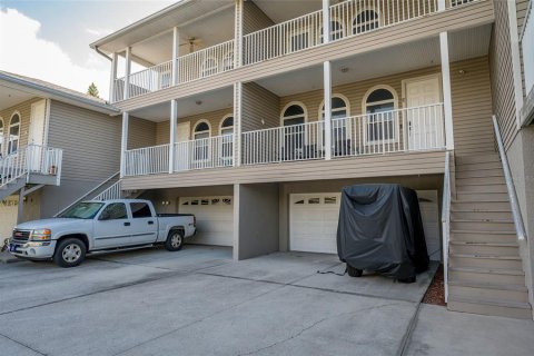 Townhouse in Indian Rocks Beach, Florida 4 bedrooms, 165.64 sq.m. № 1313792 - photo 23