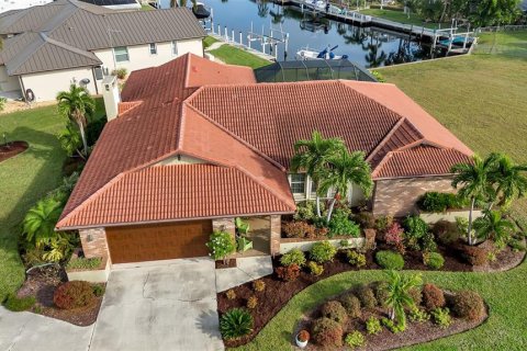 Casa en venta en Punta Gorda, Florida, 3 dormitorios, 235.23 m2 № 875151 - foto 1