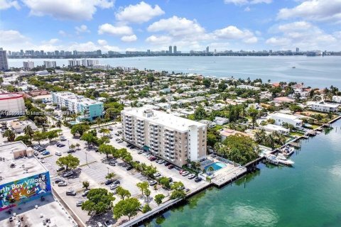 Copropriété à vendre à North Bay Village, Floride: 2 chambres, 109.44 m2 № 1271569 - photo 3