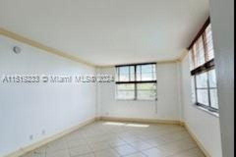 Condominio en venta en North Bay Village, Florida, 2 dormitorios, 109.44 m2 № 1271569 - foto 24